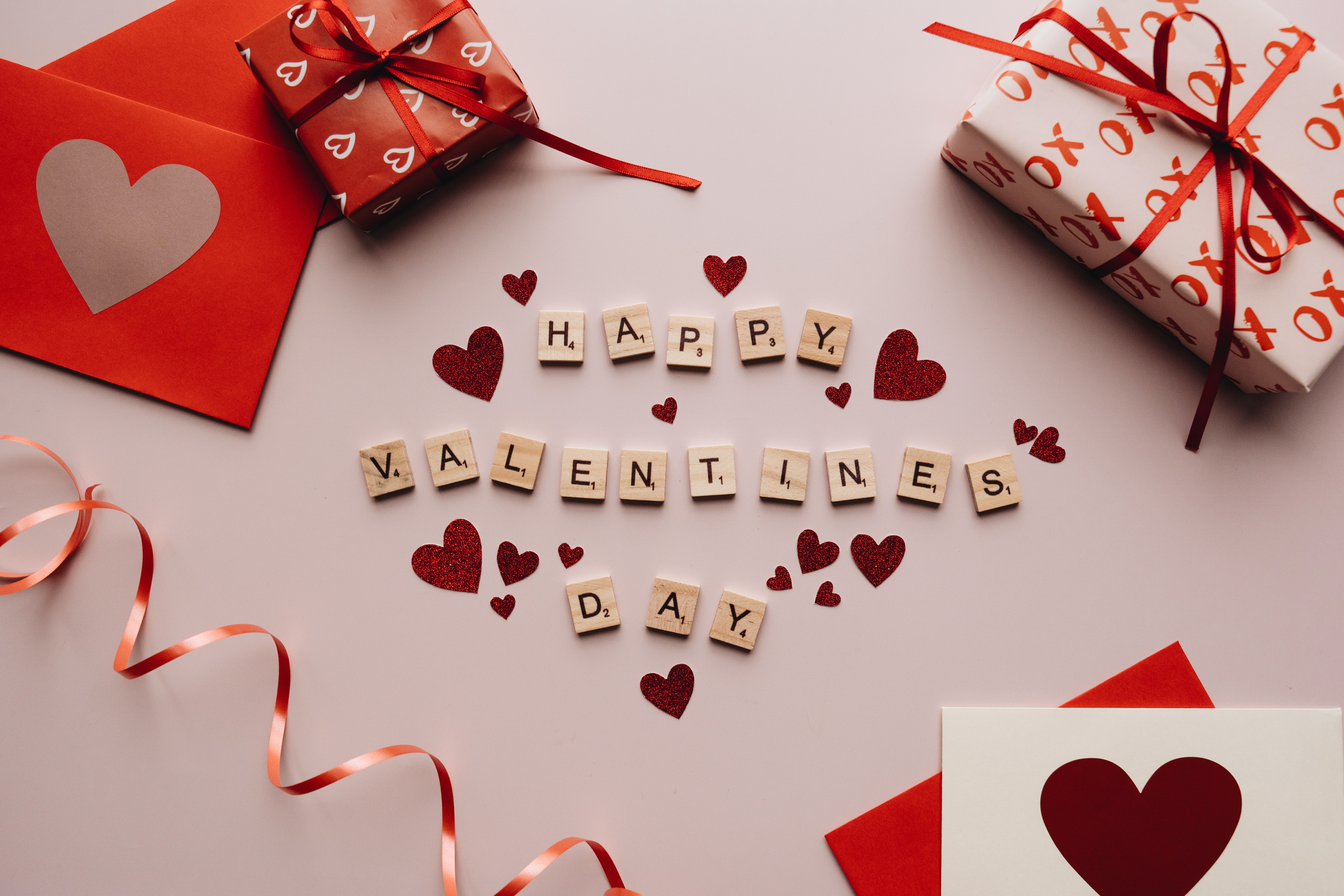 Irresistibly Sexy Dresses To Wear This Valentine’s Day