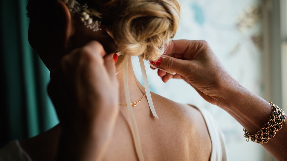 18 Summer Hairstyles to Stay Super Cool this Summer