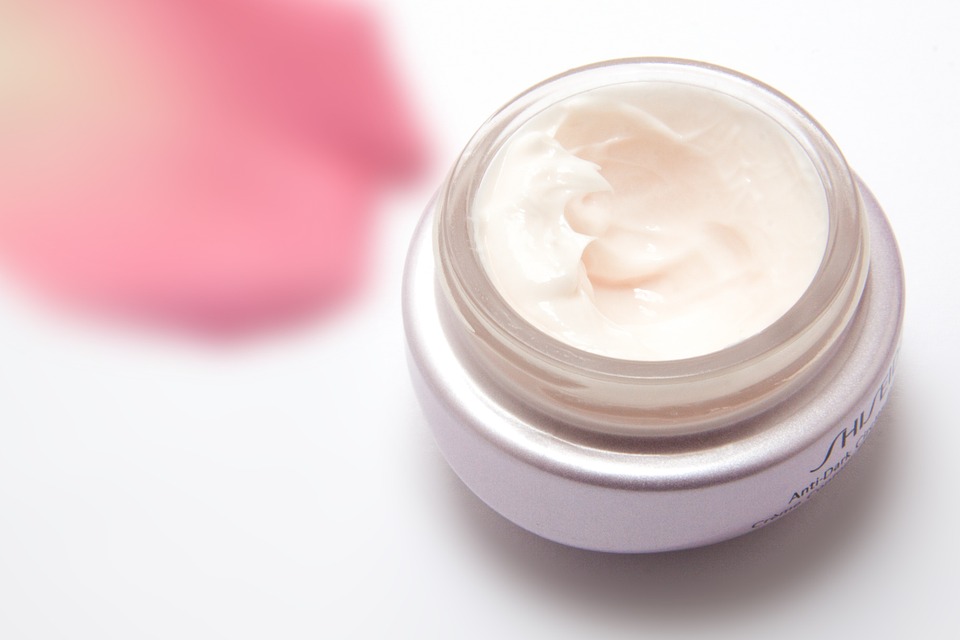 10 Best Eye Creams for Dark Circles in India
