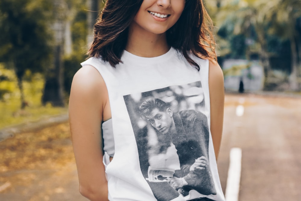 14 Cool Different Ways to Style an Oversized T-Shirt!